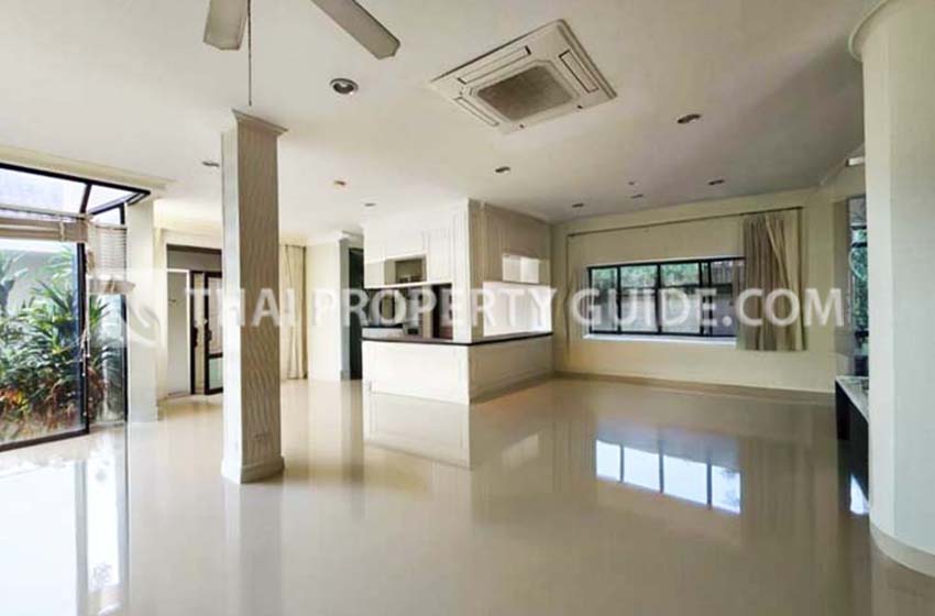 House with Shared Pool in Nichada Thani